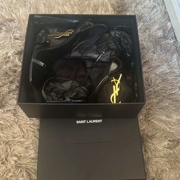 YSL SANDALS WITH GOLD HEELS. Comes in the box. Runs small. Perfect for 8.5/9 - Picture 3 of 5